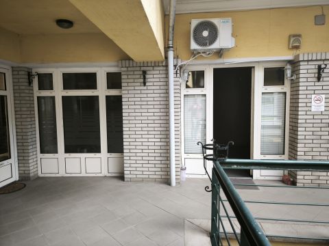 Kiadó Üzlethelyiség 1032 Budapest 3. kerület 