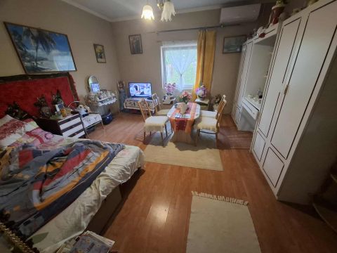 Eladó Ház 2700 Cegléd , Nincs utca