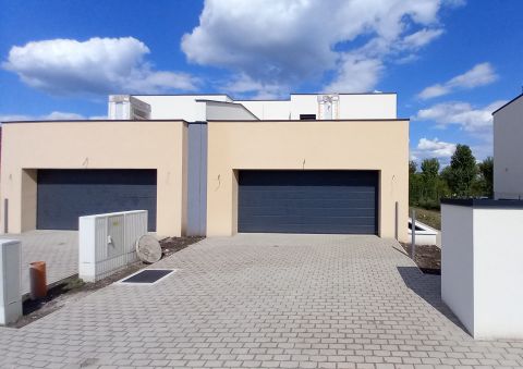 Eladó Ház 4225 Debrecen Józsa remek részén közel a központhoz.