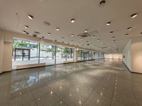 Kiadó Üzlethelyiség 5000 Szolnok , Belváros