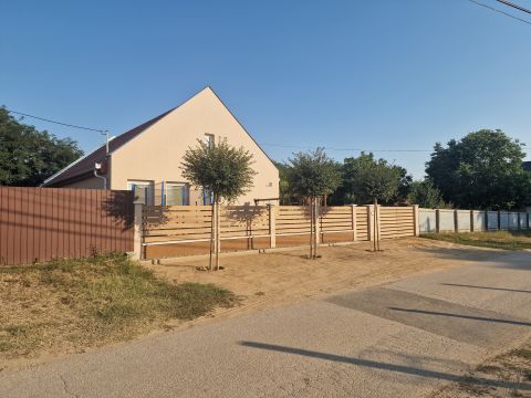 Eladó Ház 2243 Kóka Kóka