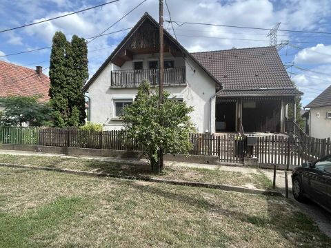Eladó Ház 2235 Mende , Mende- Szent István út 