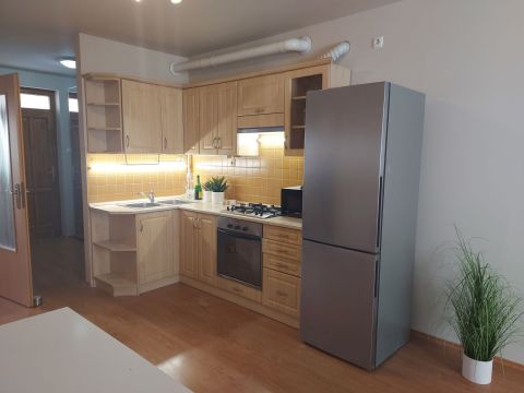 Kiadó Lakás 6000 Kecskemét 
