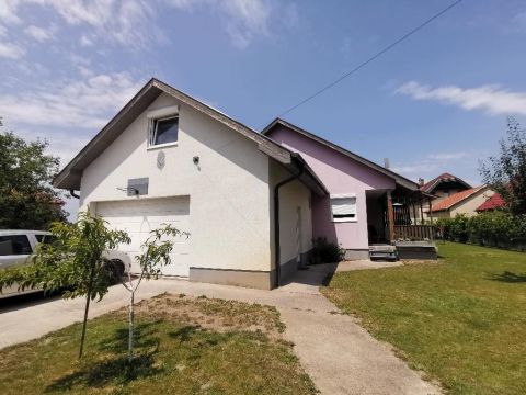 Eladó Ház 2300 Ráckeve , 2300 Ráckeve, Családi házas