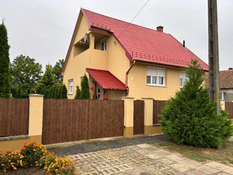 Eladó Ház 4492 Dombrád , 4492 Dombrád, Belterület