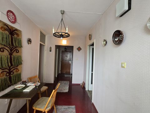Eladó Lakás 8100 Várpalota , központ közelében