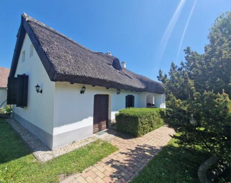 Eladó Ház 8174 Balatonkenese , Balatonkenese központ