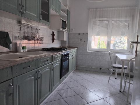 Kiadó Lakás 7624 Pécs 