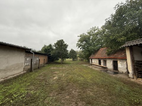 Eladó Ház 2338 Áporka 100 méterre a Polgármesteri Hivataltól 