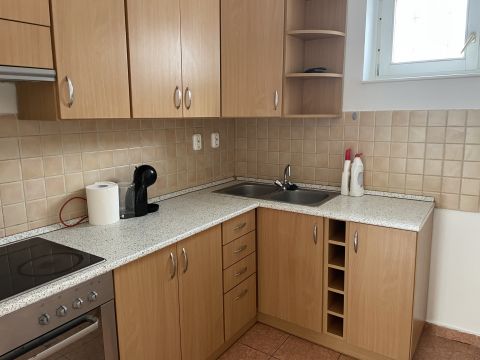 Kiadó Lakás 6000 Kecskemét , Belvárosi lakás kiadó kiváló elhelyezkedéssel! 