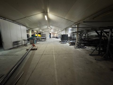 Eladó Ipari 4080 Hajdúnánás Hajdúnánás ipari részén 3769 nm terület 2 csarnokkal ELADÓ!