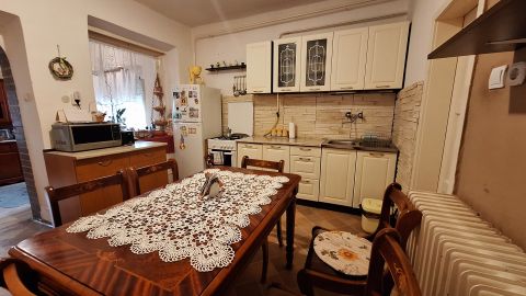Eladó Ház 2425 Nagykarácsony , Csendes utcájában