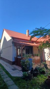 Eladó Ház 7400 Kaposvár , Kaposváron,  3 szobás családi ház, kis udvarral eladó! 