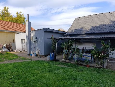Eladó Ház 2100 Gödöllő , Klapka utcai buszforduló közelében