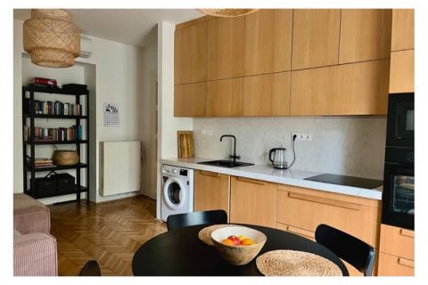 Eladó Lakás 1124 Budapest 12. kerület Azonnal költözhető,kellemes hangulatú,felújított hiánylakás!