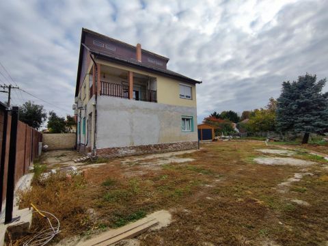 Eladó Ház 2200 Monor Monor, 2 generációs családi ház