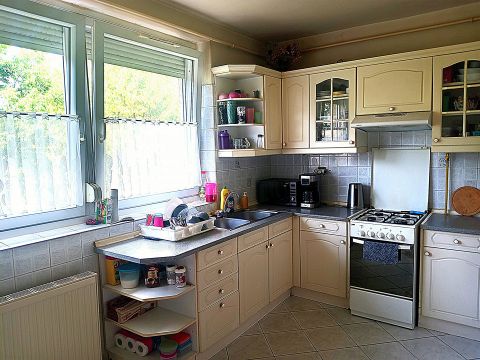 Eladó Lakás 4028 Debrecen , A Nagyerdőalja csendes, ősfás utcájában