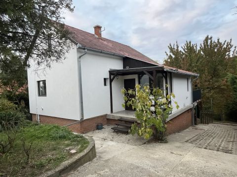 Eladó Ház 2089 Telki , Csendes zsákutcában
