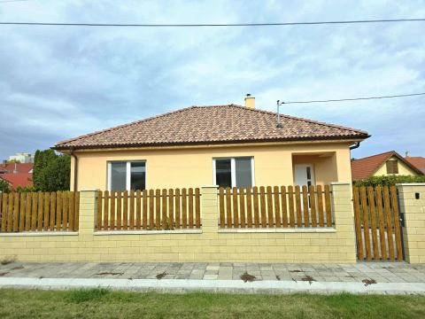 Eladó Ház 7100 Szekszárd 