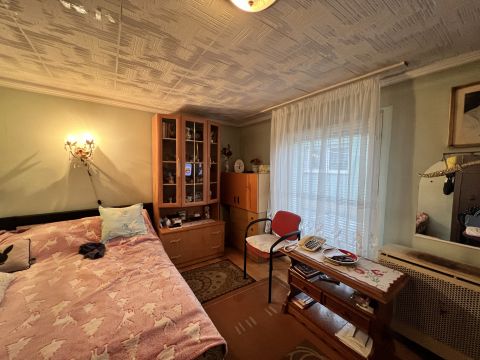 Eladó Lakás 1193 Budapest 19. kerület Felújítandó garzonlakás haszonélvezeti joggal terhelten