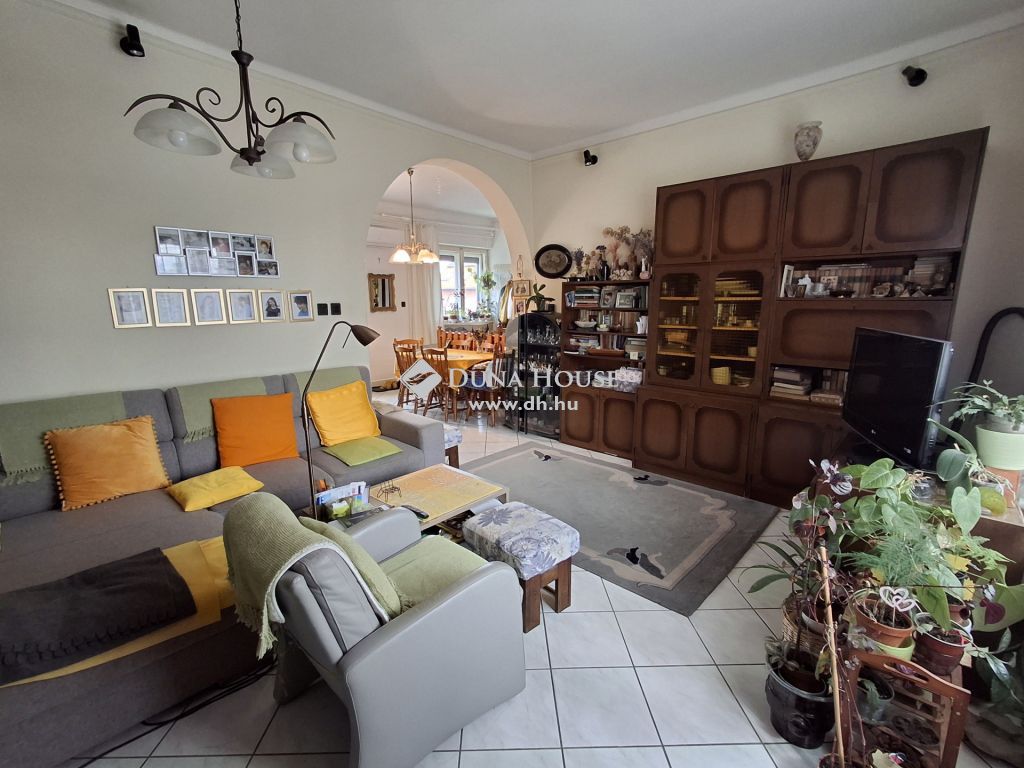 7626 Pécs — 1/28