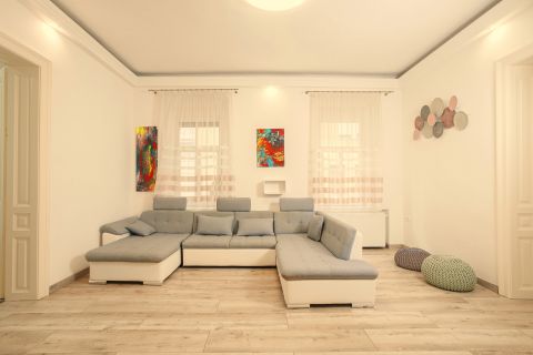 Eladó Lakás 7621 Pécs Belvárosban 3 szobás kertkapcsolatos lakás eladó! 