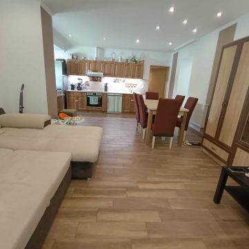 Eladó Ház 6050 Lajosmizse , Lajosmizse külterületén szépen felújított családi ház eladó