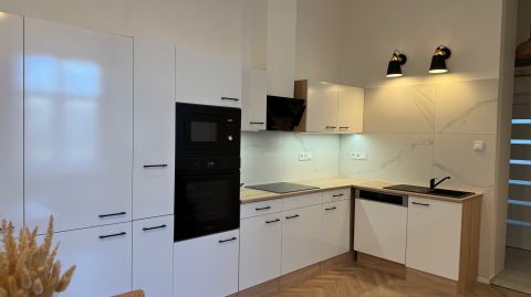 Kiadó Lakás 4025 Debrecen , Belvárosban, gyönyörűen felújított 2 szobás lakás KIADÓ!