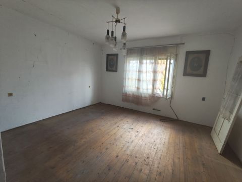 Eladó Ház 2422 Mezőfalva , Csendes utcában