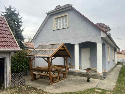 Eladó Ház 5130 Jászapáti , ÓVODA KÖZELÉBEN