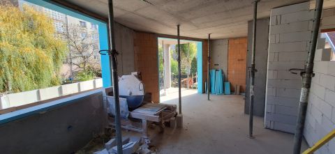 Eladó Lakás 1181 Budapest 18. kerület , Újépítésű erkélyes lakás, tárolóval és saját kocsi beállóval