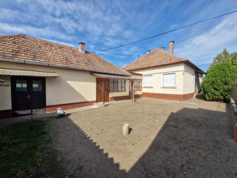 Eladó Ház 6500 Baja , Alvég kedvelt részén