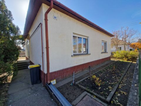 Eladó Ház 6500 Baja Alvég kedvelt részén