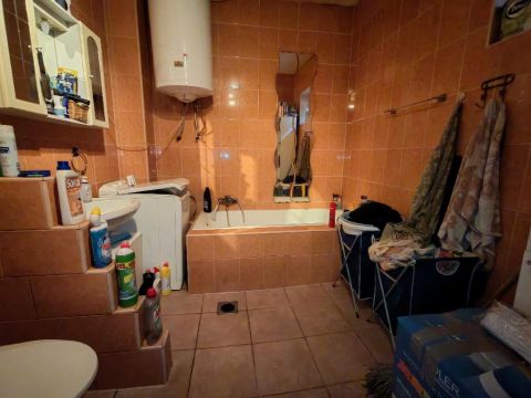 Eladó Ház 2073 Tök , 2073 Tök, központ