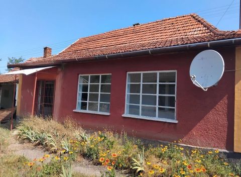 Eladó Ház 4274 Hosszúpályi , Hosszúpályi csendes utcája jó környék