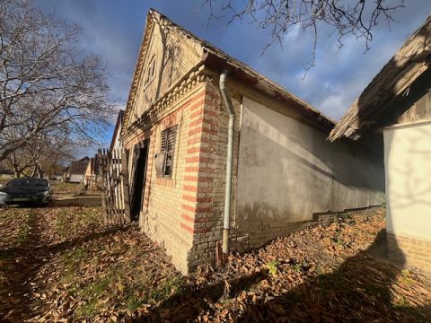 Eladó Általános 7045 Györköny 