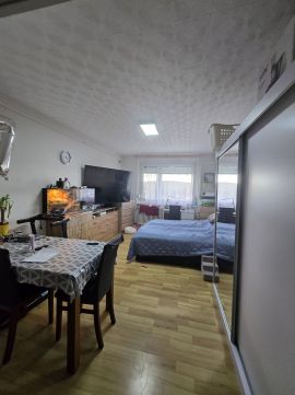 Eladó Lakás 8105 Pétfürdő 