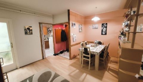 Eladó Lakás 2200 Monor , 2200 Monor, Lakótelep