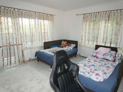 Kiadó Ház 2100 Gödöllő 