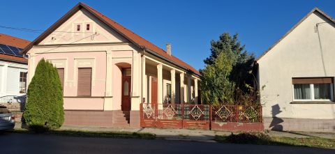 Eladó Ház 7766 Újpetre 