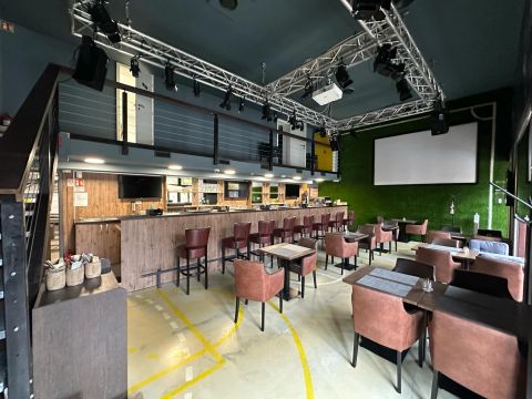 Eladó Vendéglátás 7030 Paks , EXKLUZÍV MELEGKONYHÁS ÉTTEREM TELJES BERENDEZÉSSEL