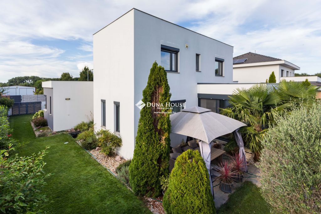 Eladó ház, Halászi