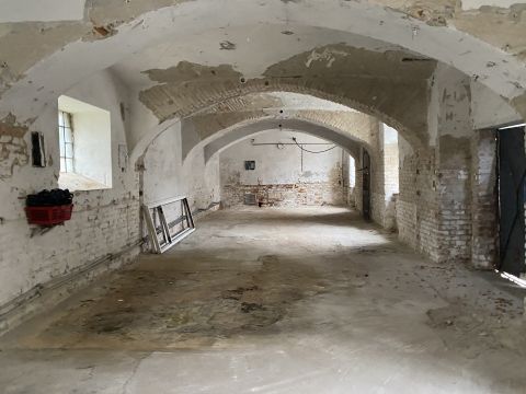 Eladó Iroda 9400 Sopron , SOKOLDALÚ  BEFEKTETÉSI INGATLAN SOPRONBAN!