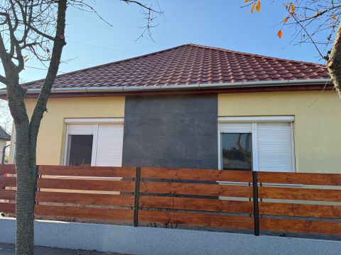 Eladó Ház 2747 Törtel 