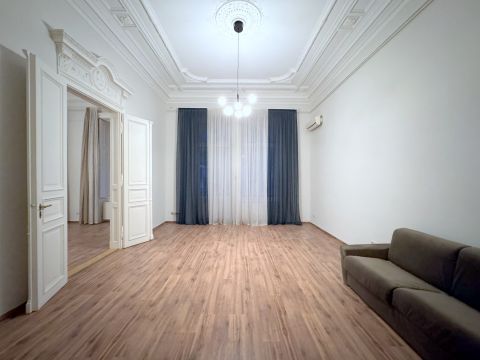 Kiadó Lakás 1051 Budapest 5. kerület 