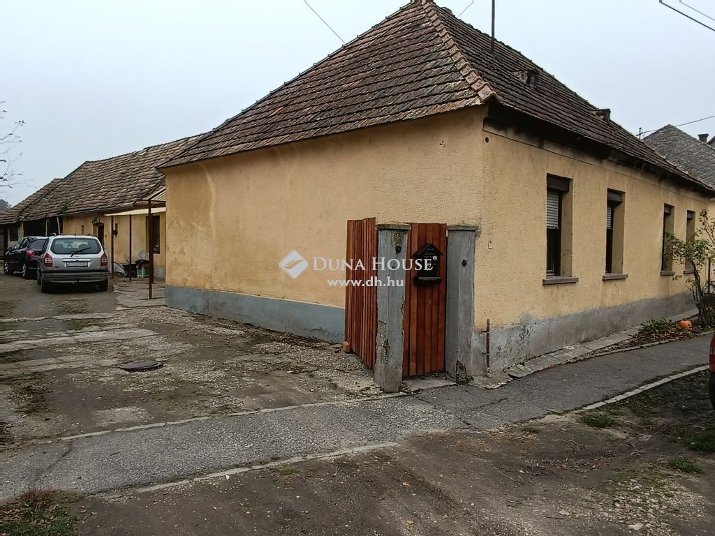 8541 Takácsi , Dózsa  utca — 1/29