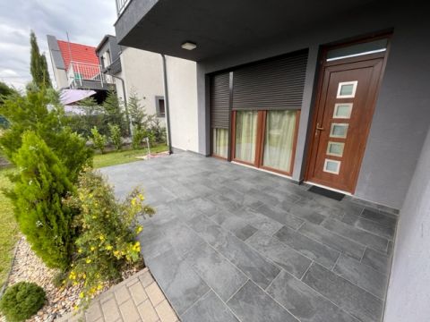 Kiadó Ház 6200 Kiskőrös , Kiadó egy gyönyörű ikerház Kiskőrösön!