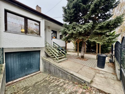 Eladó Ház 1162 Budapest 16. kerület , Ikerház Árpádföld szívében