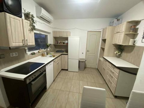 Eladó Ház 6050 Lajosmizse Központhoz közel Nappali+3 szobás családi ház