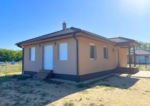 Eladó Ház Megbízható kivitelezővel álomotthon, gyorsan és biztonságosan ENERGIA TAKARÉKOS könnyűszerkezetes technológiával!